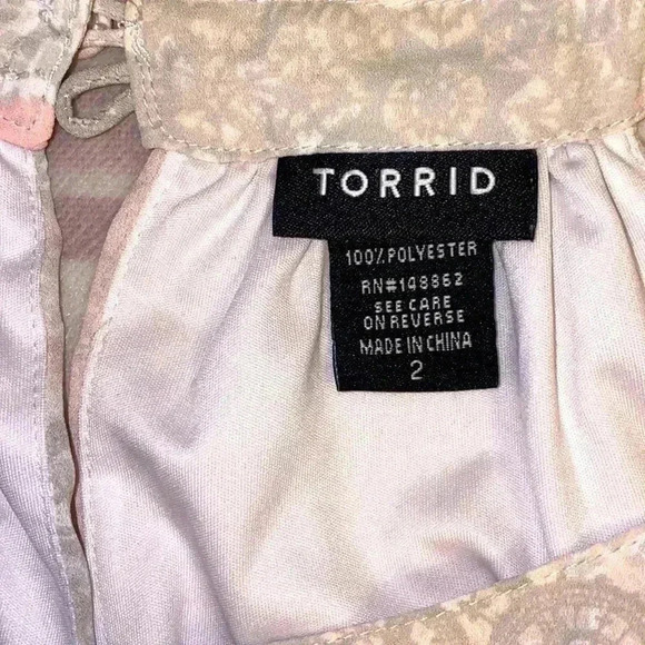 TORRID SLEEVES TOP SIZE  2XL FLORAL PRINT PERFECT CONDITION - Picture 5 of 5